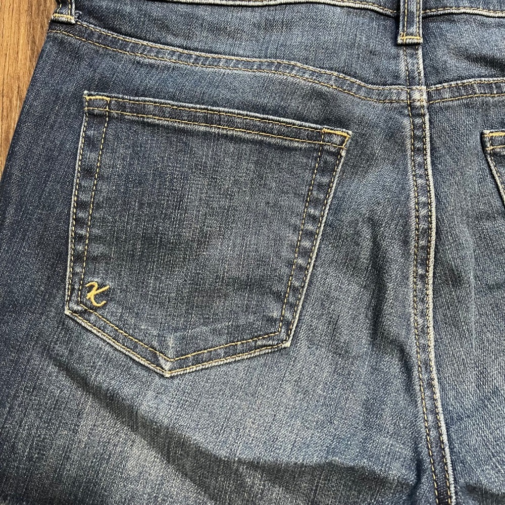 KUT From The Kloth Gidget Fray Short Mid Rise Medium Wash Distressed size 4 - Picture 5 of 10
